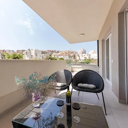 Castrum Apartment