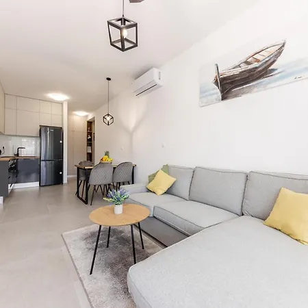 Castrum Apartment *