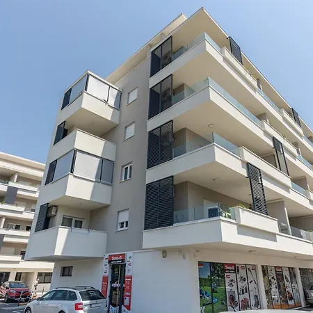 Castrum Apartment *